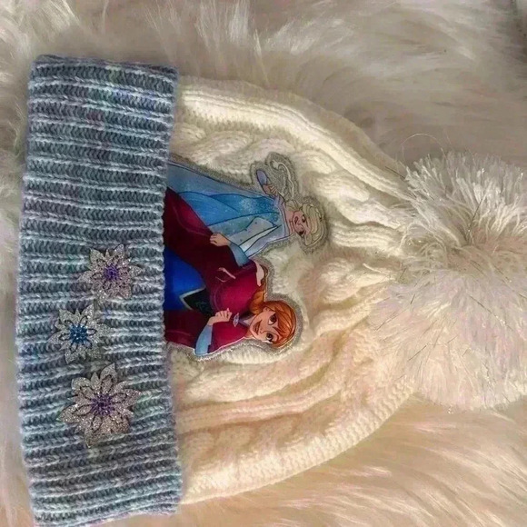 Disney‎ Frozen winter knit hat with Pom Pom, glittery featuring Elsa and Anna - Picture 3 of 7